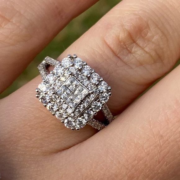 NEW Gorgeous 925 Sterling Silver Ring - Picture 3 of 6